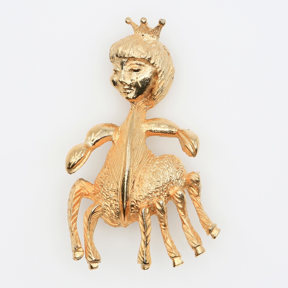 Vintage Hobe Cancer Crab Zodiac Brooch Gold Tone‎ Crown Figural Pin 1960s